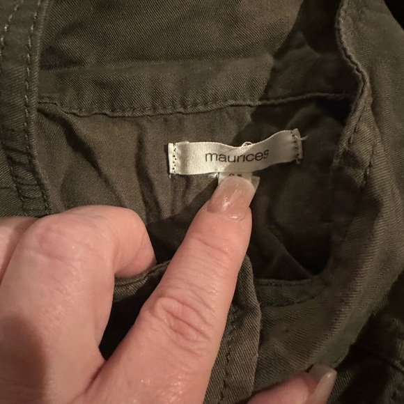 Maurice’s Women’s Green Camouflage Button Short Sleeve Vest size Large Pockets - Picture 2 of 9